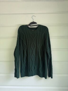 Cable-Knit Crewneck Sweater in Dark Green